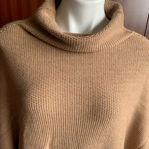 GUCCI Rear 100% Wool Sweater with wood LOGO GG on side.Hard to find. s M - Picture 2 of 16